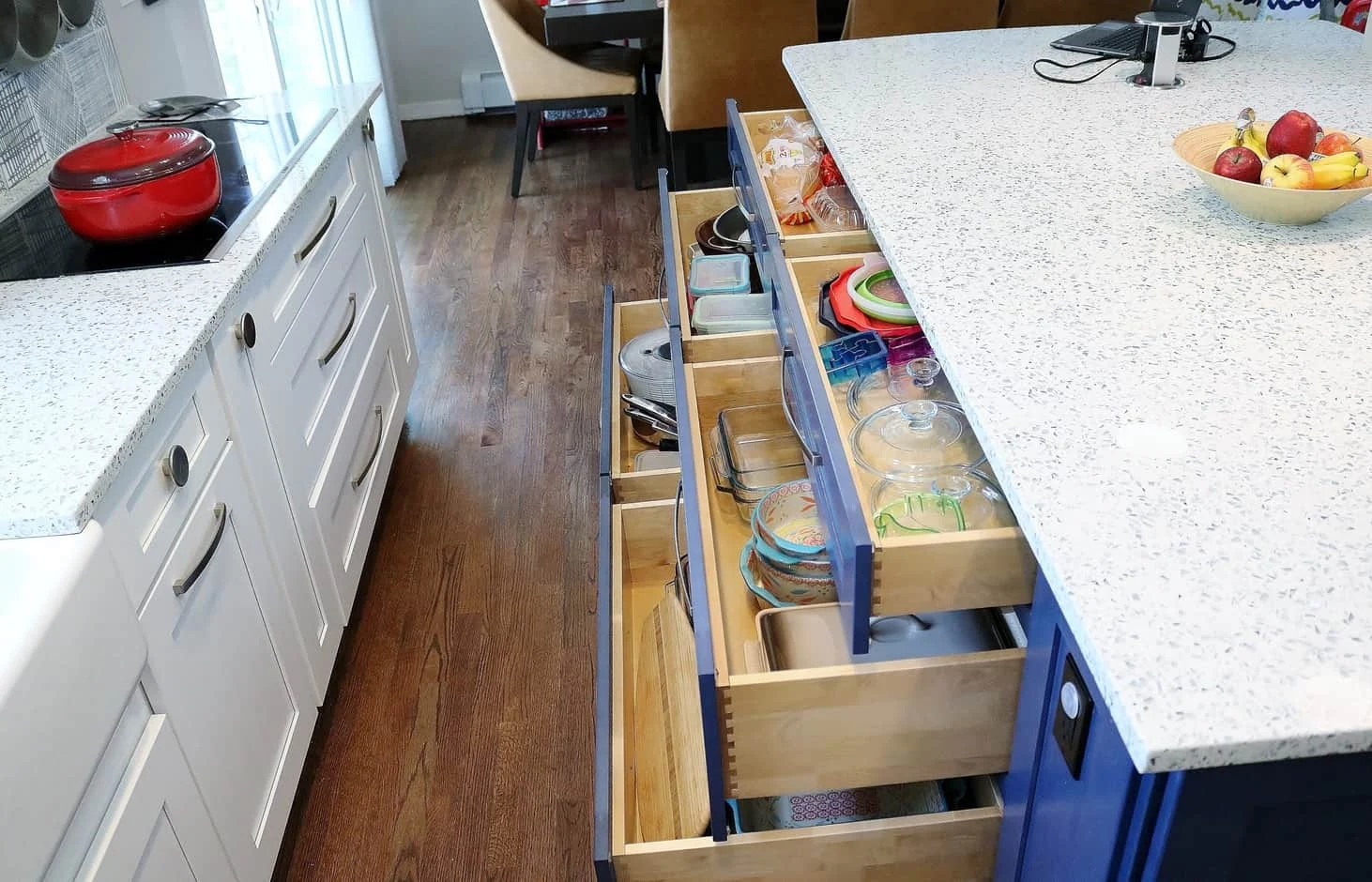 KITCHEN ISLAND